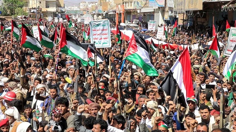 Iranpress: مسيرة حاشدة في اليمن تحت عنوان ‘مع غزة حتى النصر’