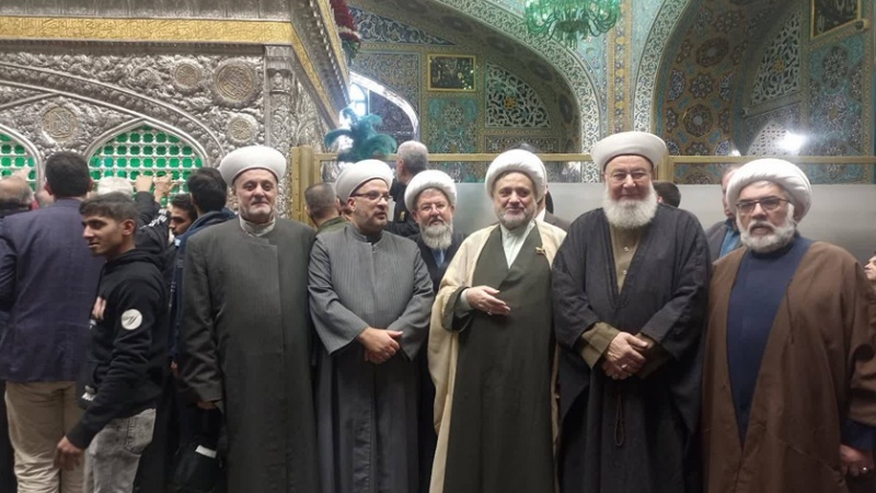 Iranpress: وفد تجمع العلماء المسلمين في لبنان يتشرف بزيارة الحرم الرضوي الشريف