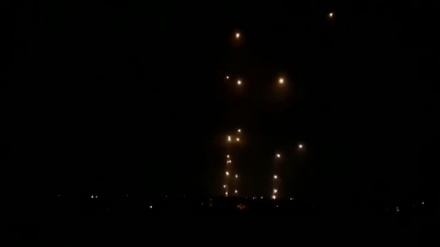 حماس تقصف تل أبيب برشقة صاروخية + فيديو 