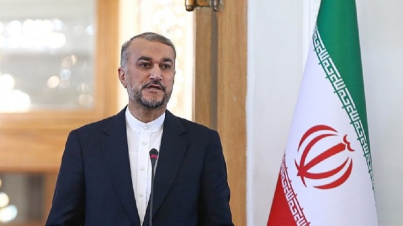 Iranpress: وزير الخارجية الإيراني يصل إلى جنيف