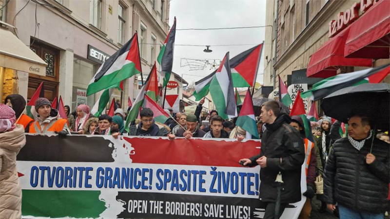 Iranpress: مسيرة مساندة للشعب الفلسطيني في سراييفو