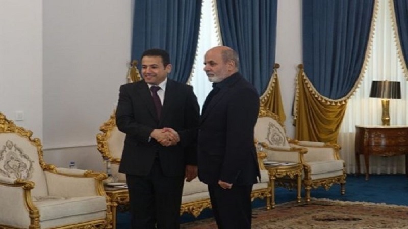 Iranpress: محادثة هاتفية بين أمين المجلس الأعلى للأمن القومي الإيراني ومستشار الأمن القومي العراقي