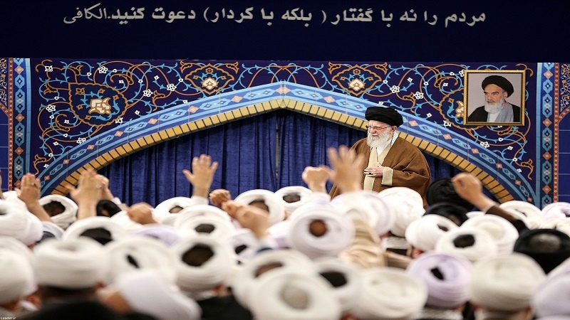 Iranpress: سماحة قائد الثورة الإسلامية يستقبل خطباء الجمعة من أنحاء البلاد