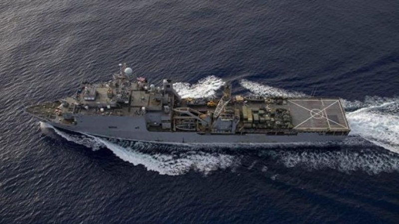 Iranpress: القوات المسلحة اليمنية تستهدف سفينة أمريكية بصاروخ