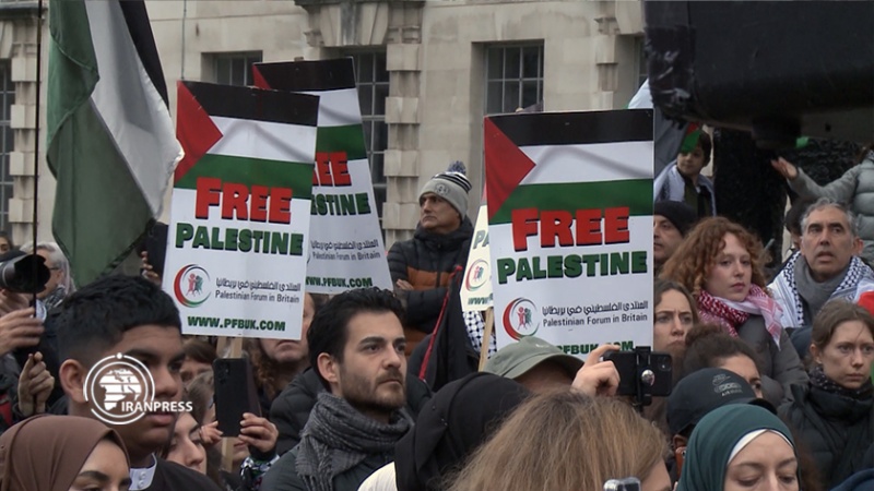 Iranpress: وقفة تضامنية مع غزة أمام مكتب رئيس الوزراء البريطاني في لندن