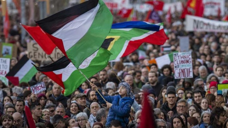 Iranpress: الشعب الإسباني يعلن دعمه للفلسطينيين الأعزل