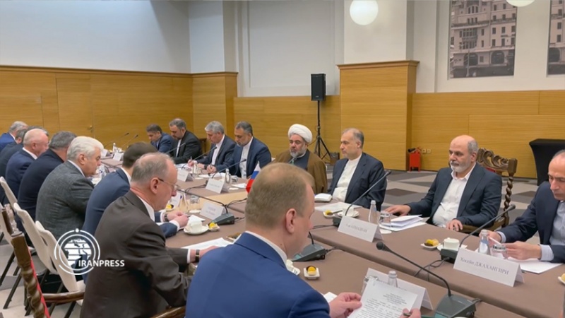 Iranpress: أمين المجلس الأعلى للأمن القومي الإيراني يلتقي بنظيره الروسي
