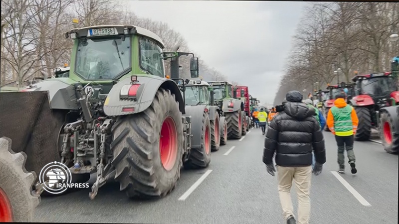 Iranpress: الجرارات تتوجه مجددًا إلى وسط مدينة برلين ضمن احتجاجات المزارعين