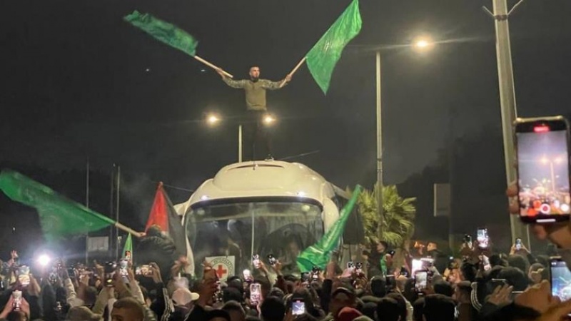 Iranpress: الاحتلال الإسرائيلي يوافق على إطلاق سراح 400 أسير فلسطيني
