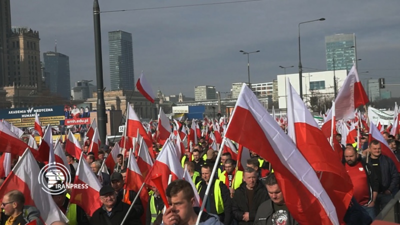 Iranpress: مظاهرة لآلاف المزارعين في وارسو ضد سياسات الاتحاد الأوروبي 