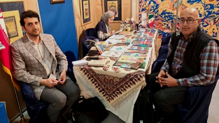 إيران تشارك في معرض الكتاب في مسقط
