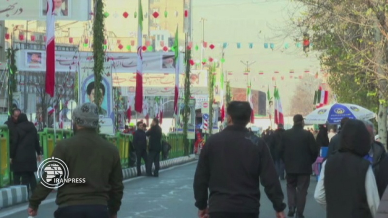 Iranpress: انطلاق مسيرات واسعة في ذكرى انتصار الثورة الإسلامية في إيران