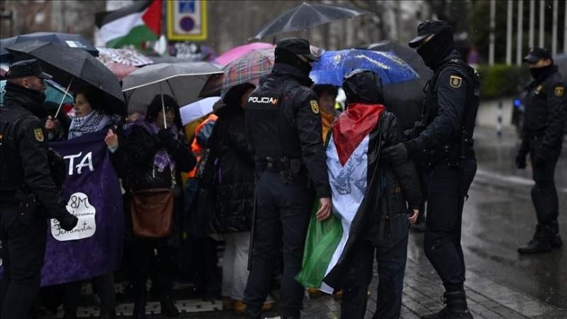Iranpress: آلاف النساء يتظاهرن في مدريد ضد جرائم الإبادة الجماعية في غزة