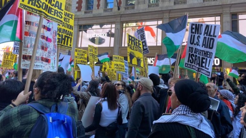 ایران برس: متظاهرون في سان فرانسيسكو يطالبون بوقف فوري لإطلاق النار في غزة