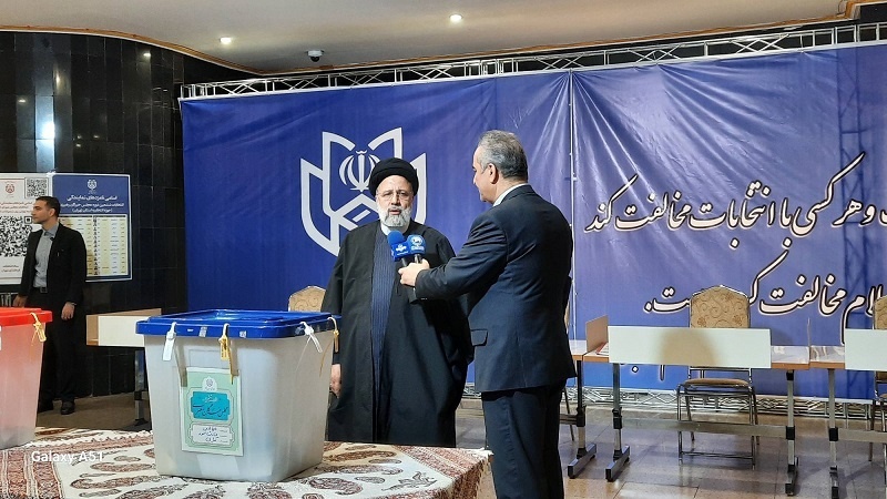 Iranpress: رئيس الجمهورية: الانتخابات احتفال وطني ورمز للوحدة