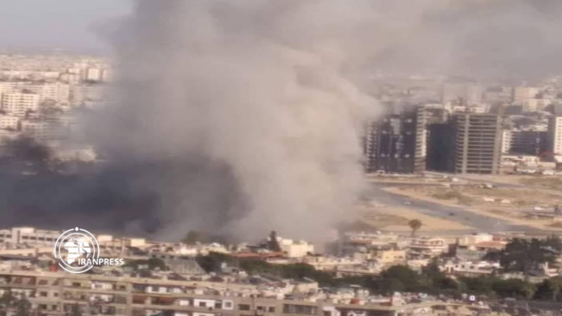 Iranpress: انفجار يستهدف السفارة الإيرانية في دمشق