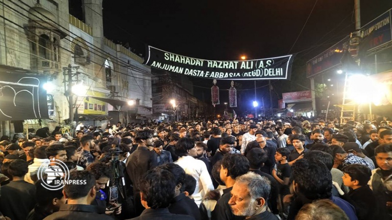 ایران برس: الشيعة في الهند يحيون ليلة القدر بالعاصمة نيودلهي